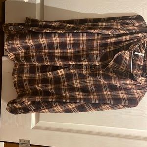 flannel shirt that buttons